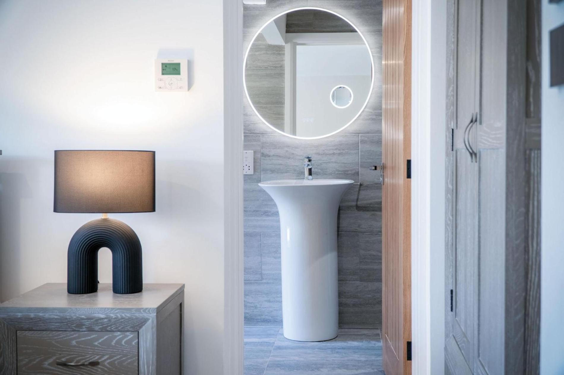 Suite 10 - Sleeping Giant Hotel - Pen Y Cae Inn Brecon Buitenkant foto