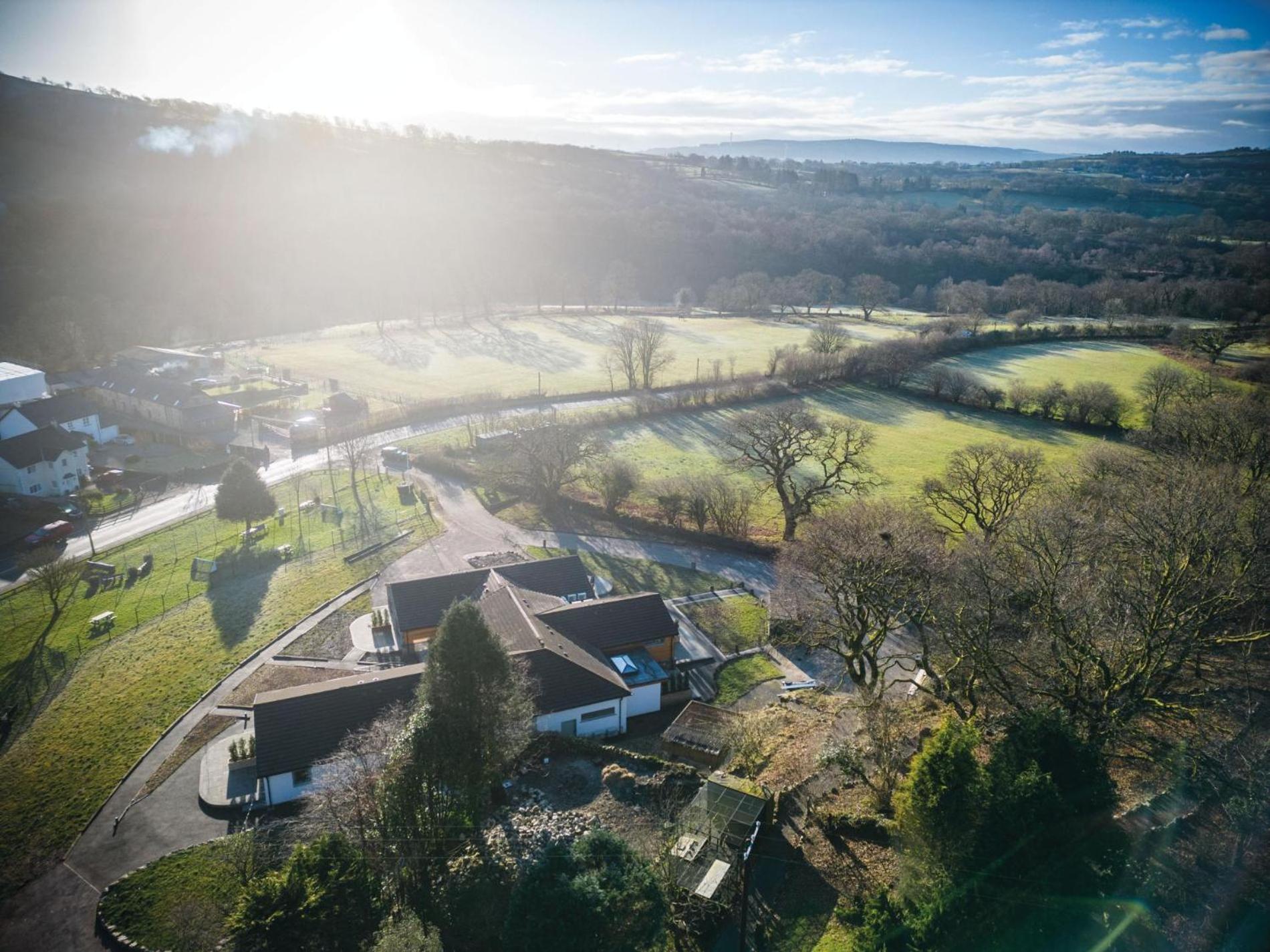 Suite 10 - Sleeping Giant Hotel - Pen Y Cae Inn Brecon Buitenkant foto